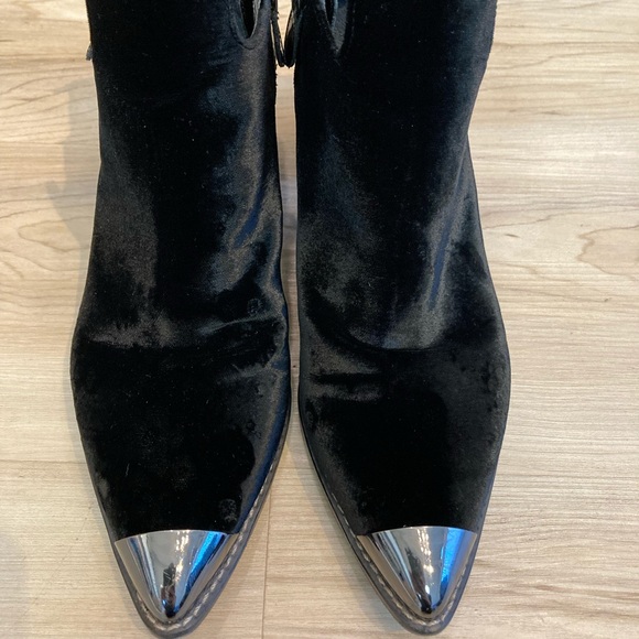 Rare Stuart Weitzman Ankle Boots - Picture 5 of 12